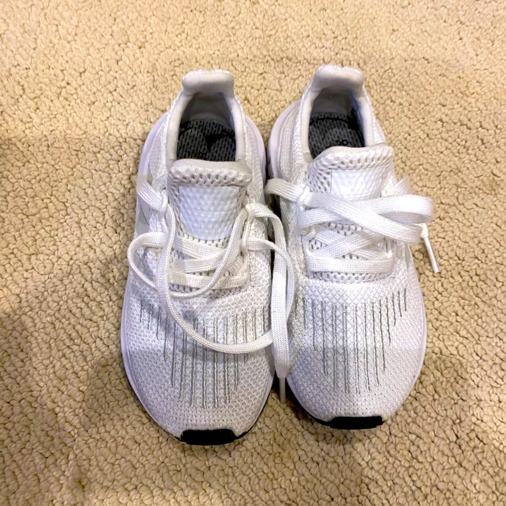 Adidas unisex sneakers